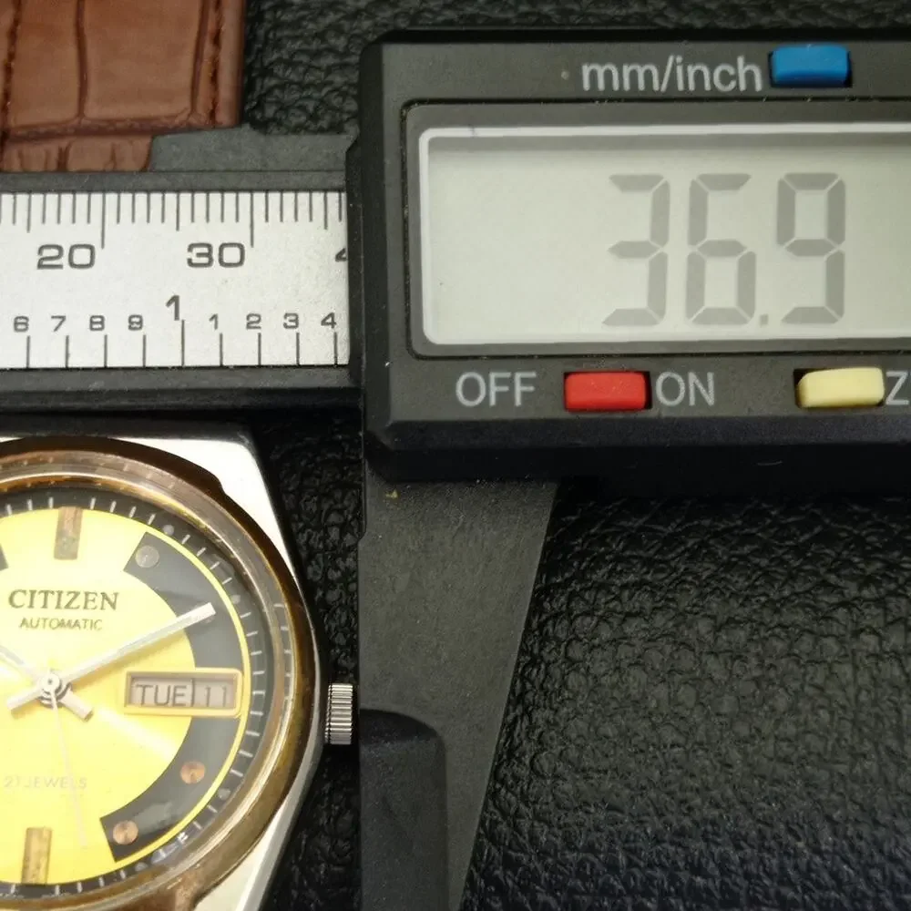 Vintage 1974 Citizen Automatic Mens Silver Watch W/daydate & Gold accents